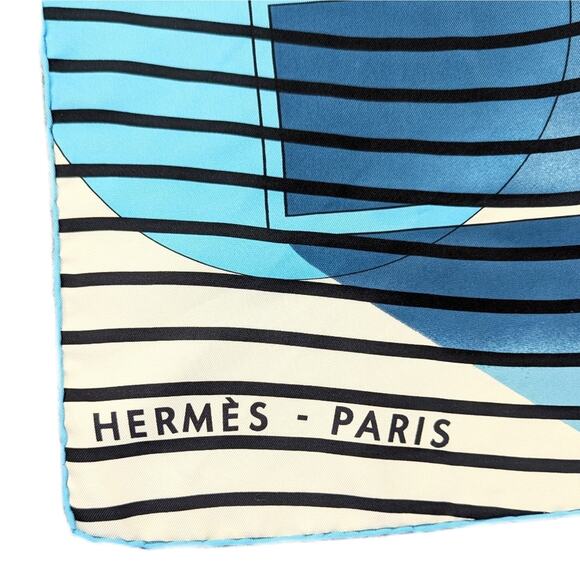 Hermes 2005 Bali Barret H2O Carre Silk Scarf - Picture 5 of 8